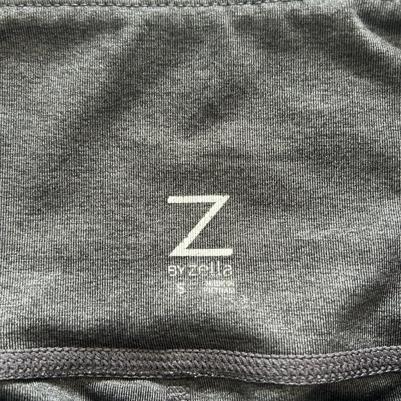 Z by Zella Grey Mesh Panel High Rise Capri Length Leggings - Picture 2 of 6